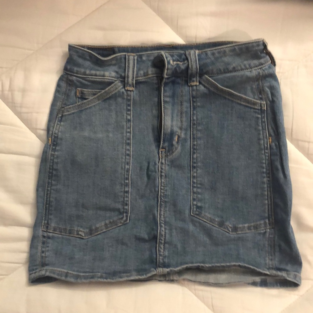 Hi-Rise mini skirt